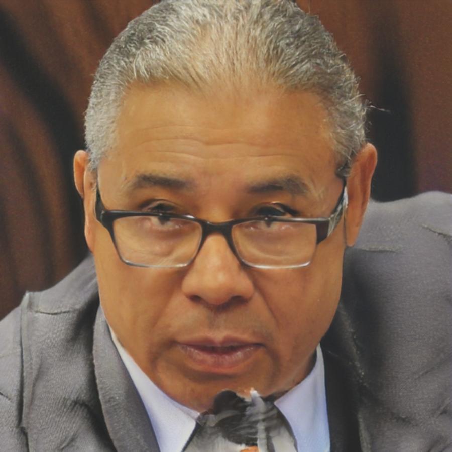 Retrato profesional de Celestino Vargas